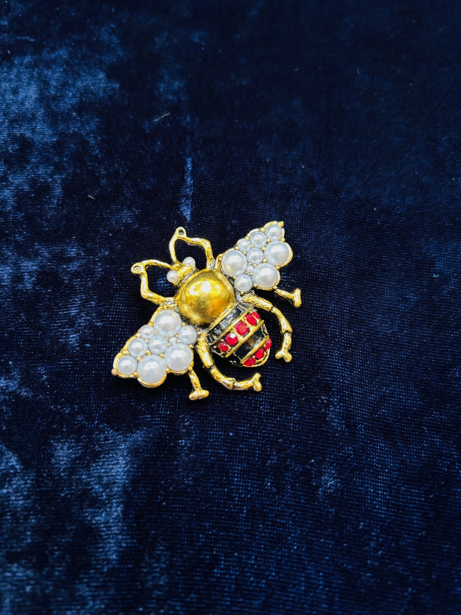 Diamanté Costume Lapel Brooch - Pearl Bee Red