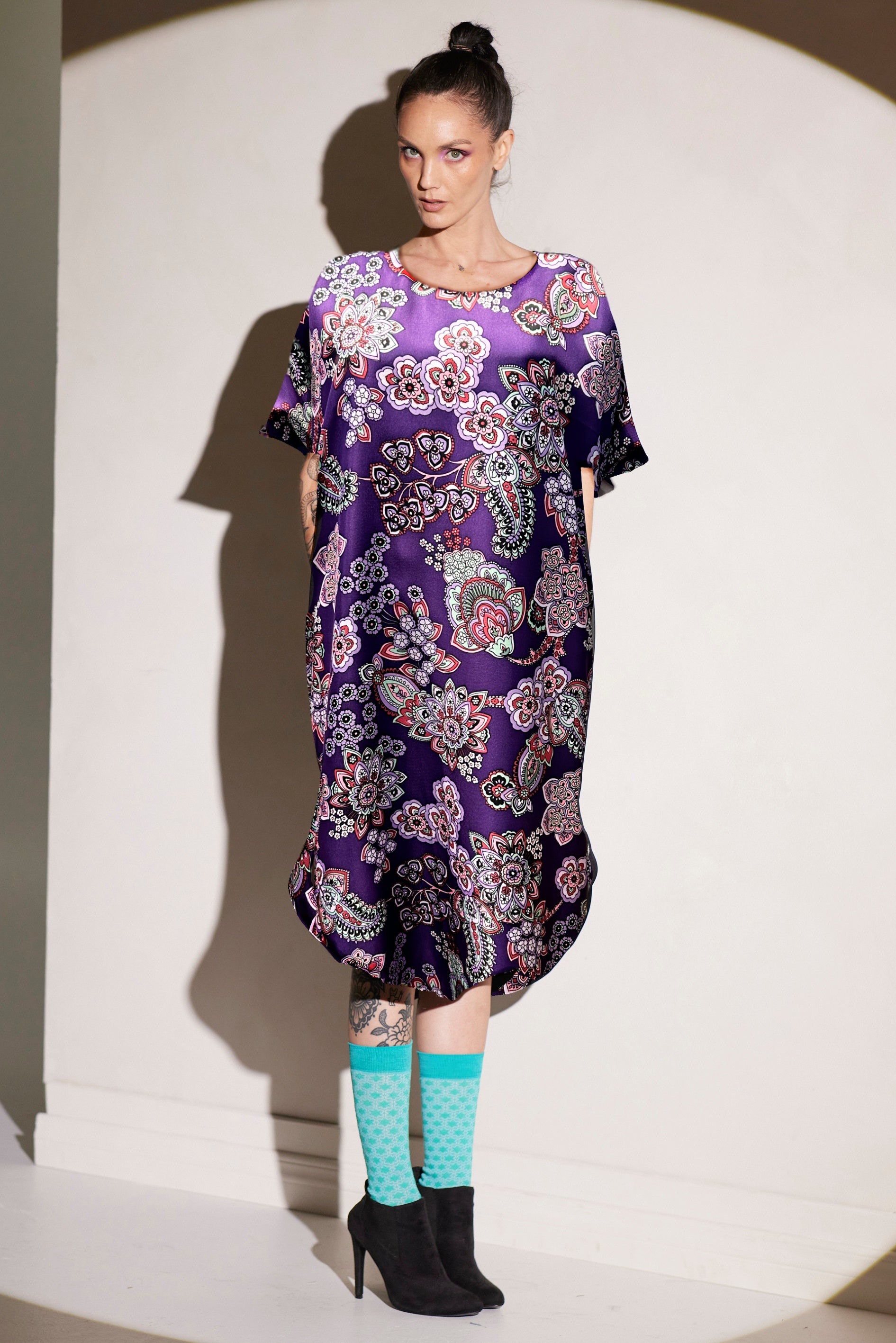 WORLD 5567 Romance Dress Purple Paisley