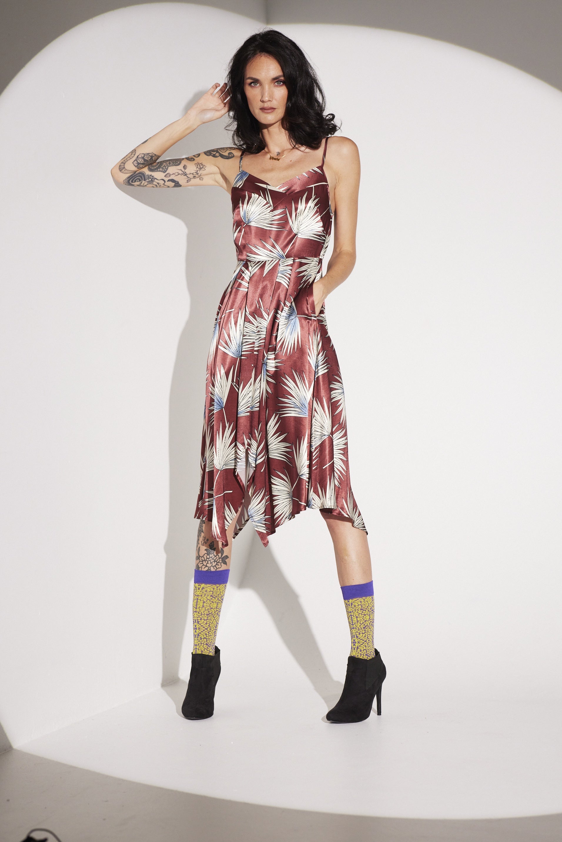 WORLD 5060 Evelyn Dress Rust Palms